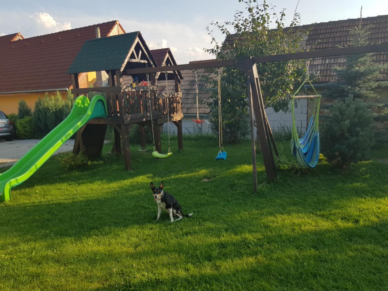Appartamento Privat Bartky Vrbov Esterno foto